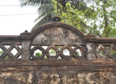 इमार मठ पुरी में पुनः निकला लगभग 25 चांदी-ईंट का खजाना अनुसंधानकर्ताः श्री अनिल धीर ने पुरी समेत इमार मठ की साक्षीगोपाल तथा ओल्डटाऊन,भुवनेश्वर शाखाओं की भी जांच की मांग की