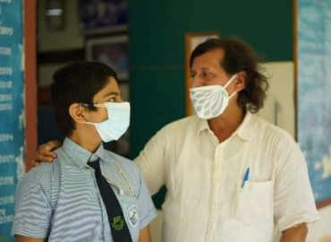 तेजस्वी तथा होनहार बालक अंशुमन रथ के तीनों ओलंपियाड में प्रथम रैंक लाने पर प्रोफेसर अच्युत सामंत ने दी बधाई