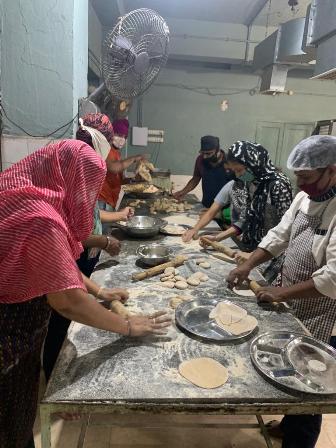 भुवनेश्वर में कोरोना संक्रमित मरीजों में आई कमी के बावजूद भी भुवनेश्वर गुरुद्वारा कोविड-19 लंगर सेवा सतत जारी