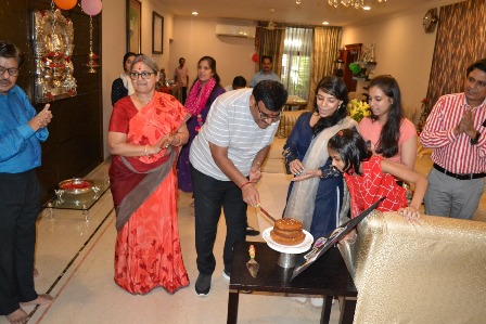 उद्योगपति श्री सुभाष चन्द्र गुप्ता के  जन्म-दिन पर हुई दरिद्रनारायण सेवा कोरोना मरीजों की सेवा सतत चलती रहेगी-श्री गुप्ता