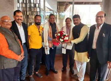 टीम उत्कल प्रादेशिक मारवाड़ी सम्मेलन कंटक शाखा तथा भुवनेश्वर शाखा द्वारा राष्ट्रीय अध्यक्ष का सम्मान एवं स्वागत