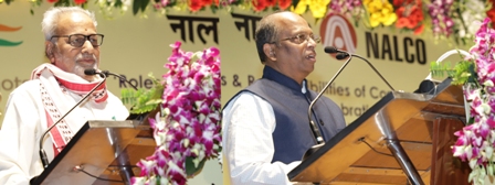 नालको स्थापना दिवस व्याख्यानमाला प्रो. गणेशी लाल, महामहिम राज्यपाल, ओड़िशा ने निगमों से प्राणी, प्रकृति और प्रेम  पर केंद्रित रहने का आह्वान किया।