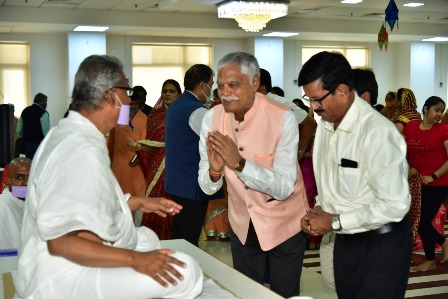 भुवनेश्वर के अनेक सामाजिक संस्थाओं द्वारा  श्री मनसुखलाल सेठिया अभिनंदित साथ में सुश्री कीर्ति लालचंद बुच्चा,कटक भी सम्मानित