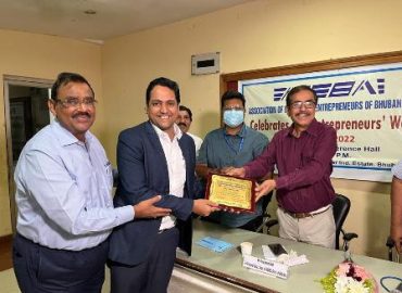 कैपिटल फोर्ड के य़ुवा उद्योगपति श्री सिद्धार्थ गर्ग  “नेक्सट जेनेरेशन इन्टरप्रेनियर अवार्ड” से  सम्मानित