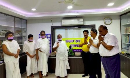 उत्कल-अनुज हिन्दी पुस्तकालय में जैन मुनि श्रेष्ठ जिनेश का हुआ भव्य स्वागत