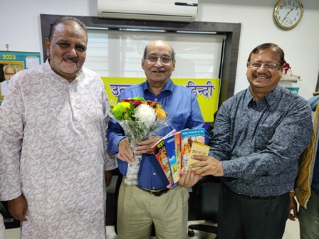 उत्कल अनुज हिन्दी वाचनालय में  एएनआई हेड सुरेन्द्र कपूर का  मुख्य संरक्षक सुभाष भुरा द्वारा हुआ अभिनन्दन