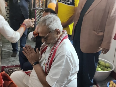 श्रीश्याम मंदिर झारपाड़ा में पौष अमावस्या को प्रो.गणेशी लाल जी ने अपनी ओर से भजन संकीर्तन कराया