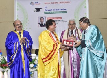 प्रो.अच्युत सामंत को बिरला ग्लोबल यूनिवर्सिटी द्वारा मिली  मानद डॉक्टरेट की डिग्री