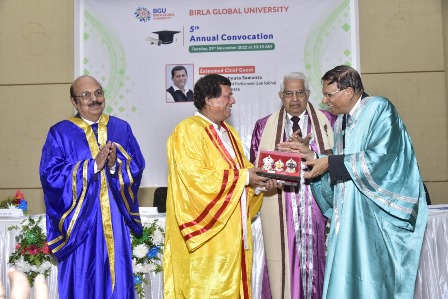 प्रो.अच्युत सामंत को बिरला ग्लोबल यूनिवर्सिटी द्वारा मिली  मानद डॉक्टरेट की डिग्री
