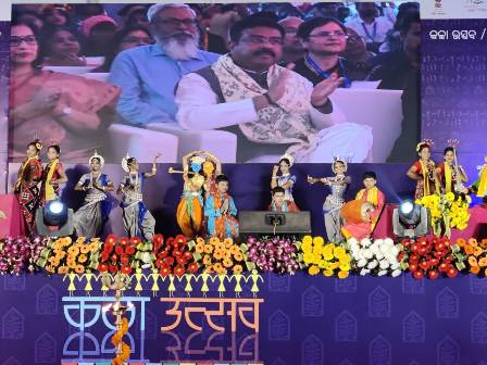 केन्द्रीय मंत्री धर्मेंद्र प्रधान द्वारा आरआईइ,भुवनेश्वर में पांच दिवसीय  राष्ट्रीय कला उत्सवः2022-23 उद्घाटित