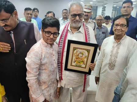 स्थानीय तेरापंथ भवन में रजनी-प्रकाश टिबरीवाल के सौजन्य से श्रीश्याम भजन संध्या आयोजित