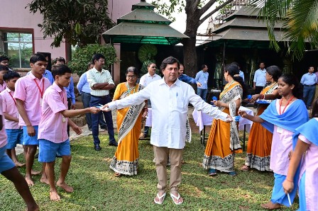ओडिशा दसवीं की बोर्ड परीक्षा में शामिल होंगे  कीस के रिकार्ड 1900 छात्र