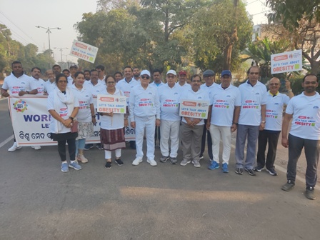 विश्व मोटापा दिवस पर भुवनेश्वर में निकाली गई जागरुकता रैली