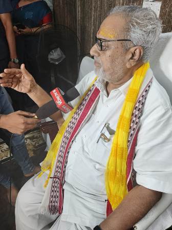 तीन दिवसीय श्रीश्याम फाल्गुनी महोत्सव की दूसरी शाम के आयोजित भजन संध्या के मुख्य आकर्षण रहे प्रो.गणेशी लाल जी, महामहिम राज्यपाल ओडिशा मंदिर