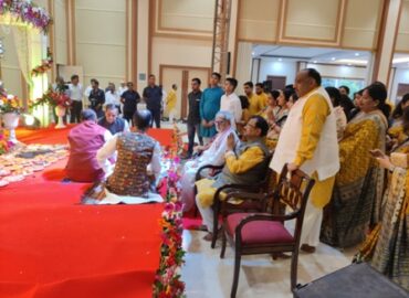 ओडिशा की प्रथम महिला स्वर्गीया सुशीला देवी अग्रवाल की पुण्य स्मृति में राजभवन भुवनेश्वर के अभिषेक सभागार में  श्रीश्याम भजन संध्या आयोजित