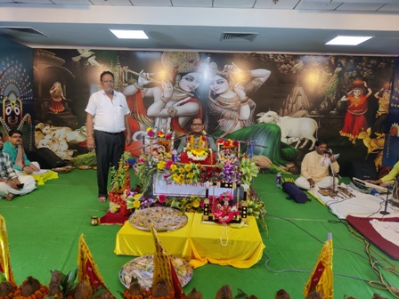 सेठ शिवनारायण परिवार के सौजन्य सेभुवनेश्वर में आयोजित  श्रीमद्भागवत कथा कीपांचवीं शामः