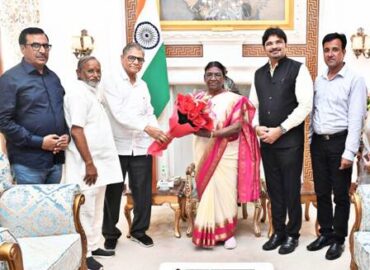 राष्ट्रपति द्रौपदी मुर्मू से मिला  विप्र फाउण्डेशन का एक प्रतिनिधि मण्डल