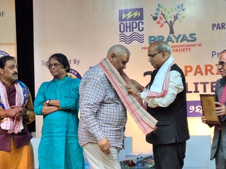 द्वितीय पीएलएफ लिटरेरी महोत्सवः2023 संपन्न समापन समारोह में अशोक पाण्डेय सम्मानित
