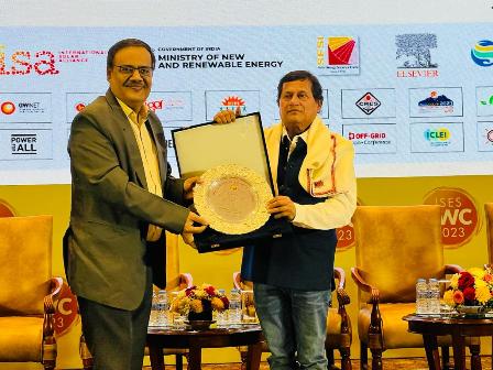 सोलर वर्ल्ड कांग्रेस में डॉ. अच्युत सामंत सम्मानित
