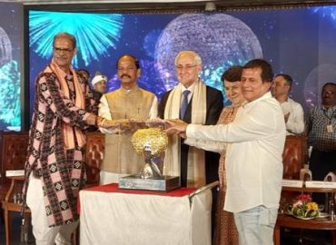 डॉ.एरी.एस.ग्रेका,अध्यक्ष,विश्व वालीबॉल परिसंघ को सम्मानित किया गया कीस मानवतावादी अवार्डः2020 से