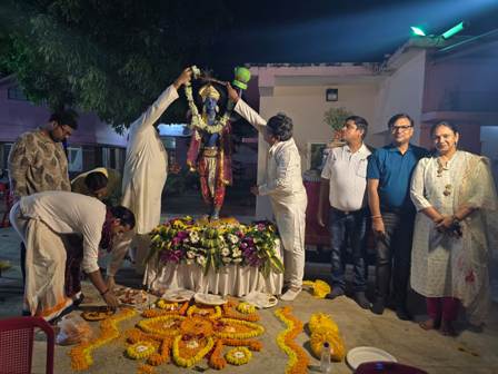 मारवाड़ी युवा मंच भुवनेश्वर ने आयोजित किया अन्नकूट सामूहिक प्रसाद सेवन