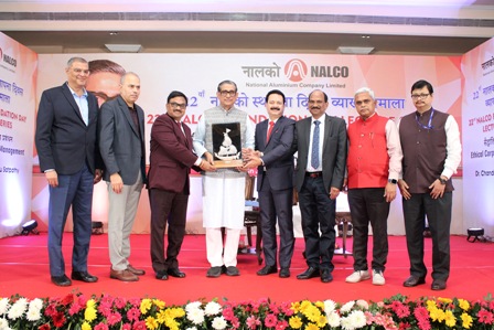 22वें नालको स्थापना दिवस व्याख्यान माला के अवसर पर डॉ. चन्द्र भानु  सतपथी ने अपना व्यक्तव्य रखा