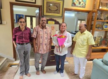 68वीं मानद डॉक्टरेट की डिग्री प्राप्त कर भुवनेश्वर लौट प्रोफेसर अच्युत सामंत जी का उनके निवास स्थल पर हुआ नागरिक सम्मान