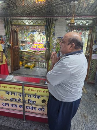 भुवनेश्वर श्रीश्याम मंदिर में गोवर्धन पूजन और अन्नकूट प्रसाद सेवन आयोजित