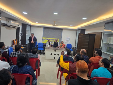 अनुज पुस्तकालय में शायर गोपाल कृष्ण सिंह को दी गई श्रद्धांजलि