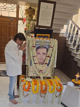 बुद्धपुरुषः प्रोफेसर अच्युत सामंत की  आध्यात्मिक दिनचर्याः वंदनीय और अनुकरणीय