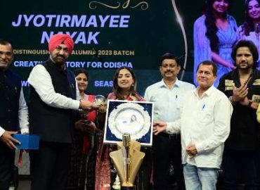 इंडियन आइडल विजेता ज्योतिर्मयी नायक का कीट डीम्ड विश्वविद्यालय,भुवनेश्वर में हुआ भव्य सम्मान;