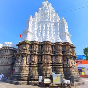 “श्री नागनाथ जी ज्योतिर्लिंग मंदिर” यह मंदिर महाराष्ट्र के हिंगोली जिले में स्थित है।